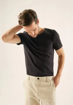 Pier One T-Shirt BasicBlack Uomo T-shirt E Polo PI922O0YJ-Q11 -Pier One 02aecade14c6417d840033f21de63e96