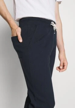 Pier One Pantaloni SportiviDark Blue Uomo Pantaloni Sportivi E Joggers PI922E03I-K12 12 Pier One Pantaloni SportiviDark Blue Uomo Pantaloni Sportivi E Joggers PI922E03I-K12 -Pier One 04e5700440b843a0b923adb3d47659b9