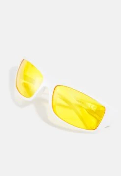 Pier One UnisexOcchiali Da Sole White Donna Occhiali Da Sole PI954K031-A11 -Pier One 06212ea48c0f4037abc6a62aa2c032d6