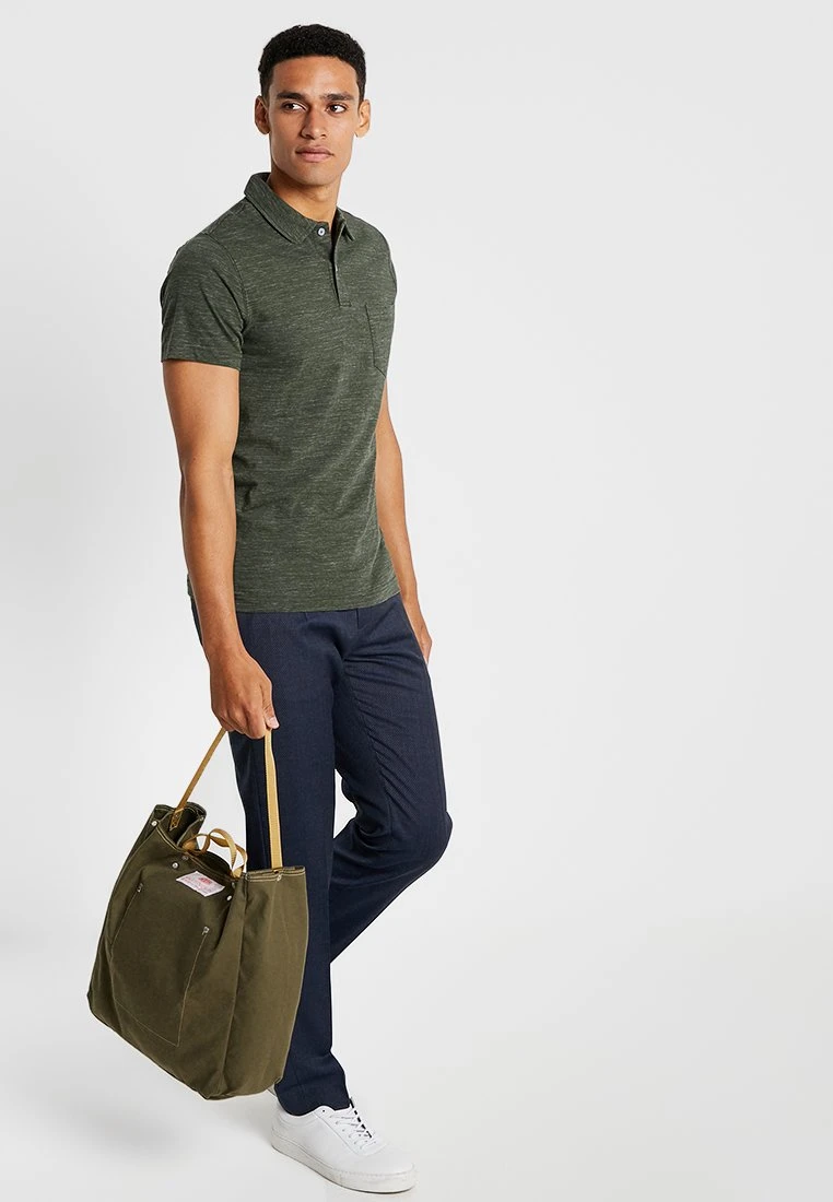 Pier One PoloOliv Uomo T-shirt E Polo PI922PA0H-N11 4 Pier One PoloOliv Uomo T-shirt E Polo PI922PA0H-N11 - immagine 2