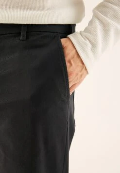 Pier One ChinoBlack Uomo Pantaloni PI922E05G-Q11 -Pier One 08fab3b085c24ec1a85aa3a84dbcbf8e