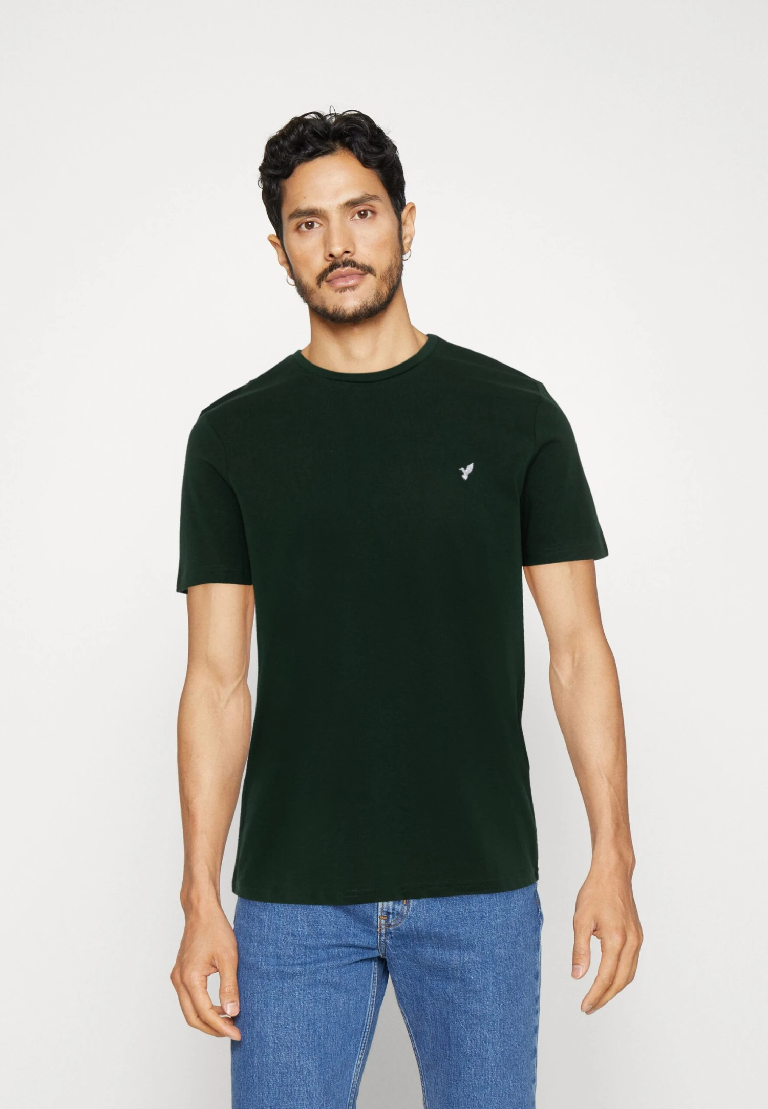 Pier One 5 PackT-Shirt BasicWhite/Ark Green/Blue Uomo T-shirt E Polo PI922O0TV-A14 4 Pier One 5 PackT-Shirt BasicWhite/Ark Green/Blue Uomo T-shirt E Polo PI922O0TV-A14 - immagine 2