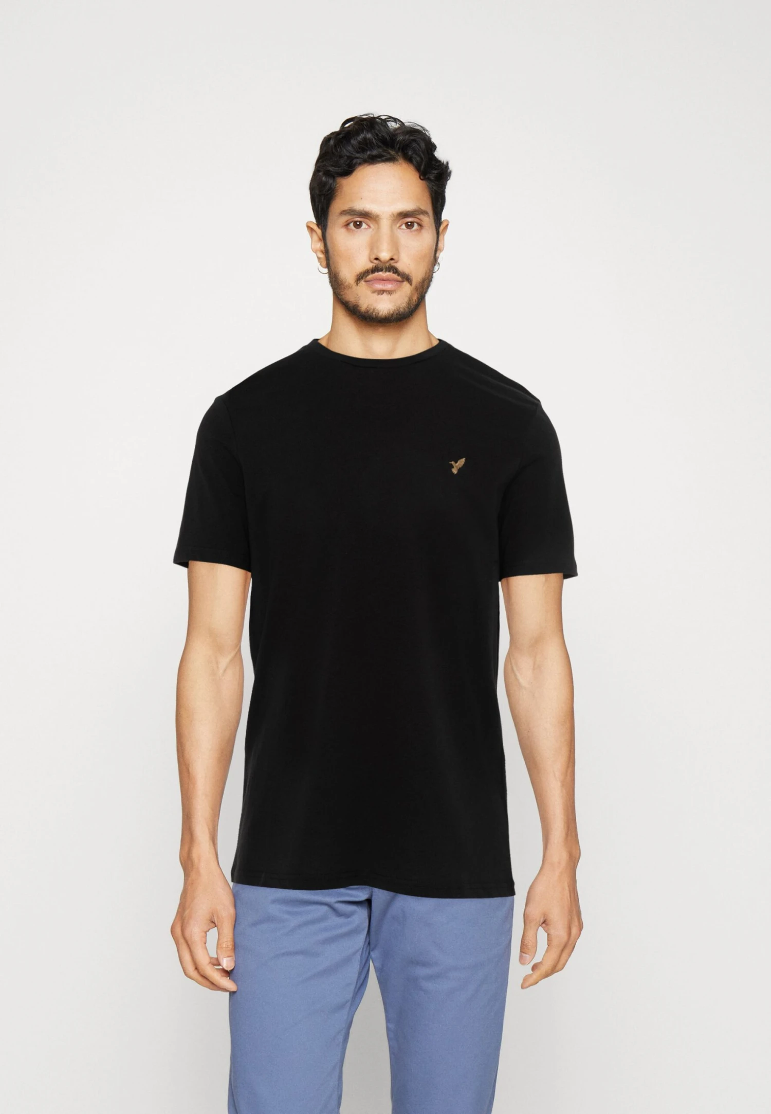 Pier One 5 PackT-Shirt BasicWhite/Ark Green/Blue Uomo T-shirt E Polo PI922O0TV-A14 6 Pier One 5 PackT-Shirt BasicWhite/Ark Green/Blue Uomo T-shirt E Polo PI922O0TV-A14 - immagine 4