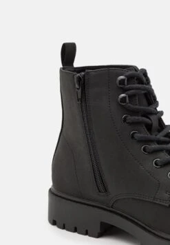 Pier One UnisexStivaletti StringatiBlack Uomo Stivaletti/Stivali PI915K00B-Q12 13 Pier One UnisexStivaletti StringatiBlack Uomo Stivaletti/Stivali PI915K00B-Q12 -Pier One 1493b4dce5424028a000fcd682e5a7d2