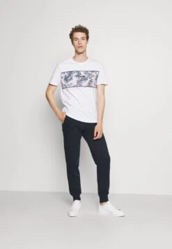 Pier One -Pier One 1bf7e597044146a88ff47a1ccc61bc80