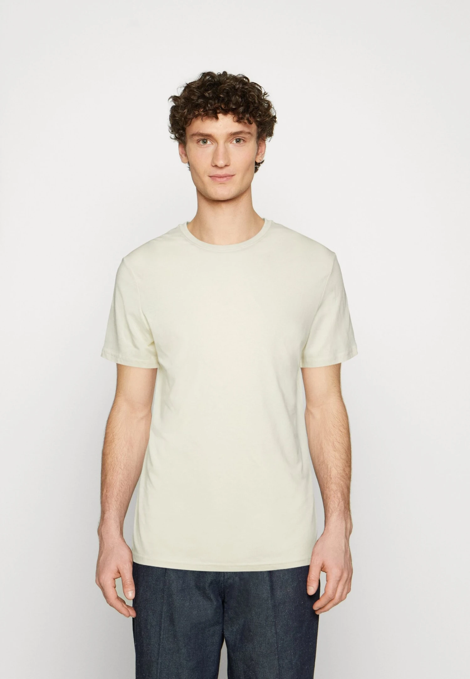 Pier One 5 PackT-Shirt BasicWhite/Off-White/Light Grey/Beige/Black Uomo T-shirt E Polo PI922O0GY-A14 8 Pier One 5 PackT-Shirt BasicWhite/Off-White/Light Grey/Beige/Black Uomo T-shirt E Polo PI922O0GY-A14 - immagine 6