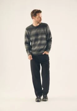 Pier One MaglioneBlack Uomo Maglieria PI922Q0BX-Q11 8 Pier One MaglioneBlack Uomo Maglieria PI922Q0BX-Q11 -Pier One 21190df942a840bda9f96c37ae766efe