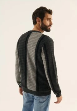 Pier One MaglioneMottled Grey Uomo Maglieria PI922Q0BP-C11 9 Pier One MaglioneMottled Grey Uomo Maglieria PI922Q0BP-C11 -Pier One 2381c68f73364c49bb99bd0688bc796c