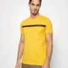 Pier One T-Shirt Con StampaYellow Uomo T-shirt E Polo PI922O0PS-E11 -Pier One 25a1eabf7b3646bc92ee31d9c29d6272