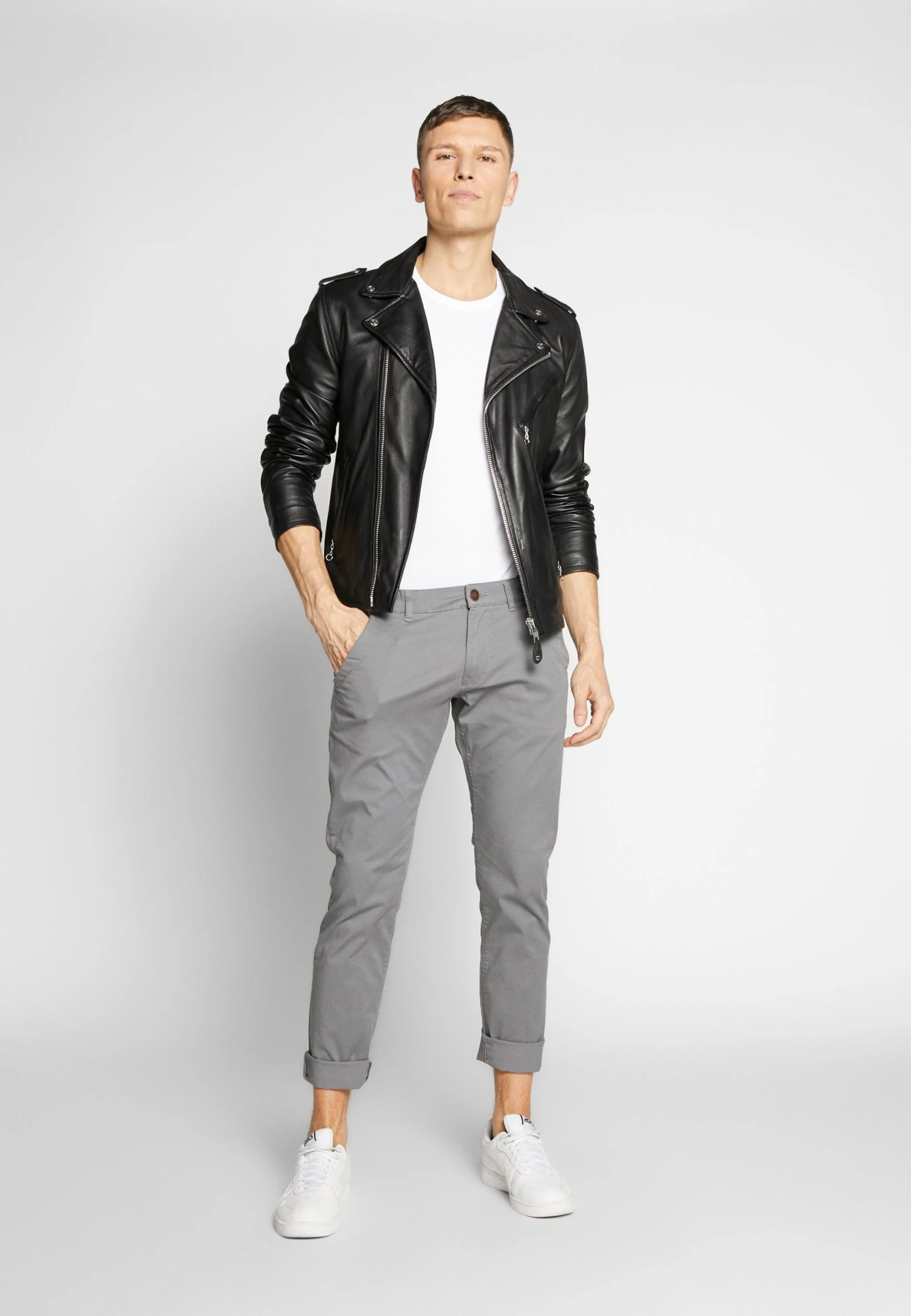 Pier One 3 PackT-Shirt BasicMottled Bordeaux/White/Blue Uomo T-shirt E Polo PI922O0GQ-G11 4 Pier One 3 PackT-Shirt BasicMottled Bordeaux/White/Blue Uomo T-shirt E Polo PI922O0GQ-G11 - immagine 2