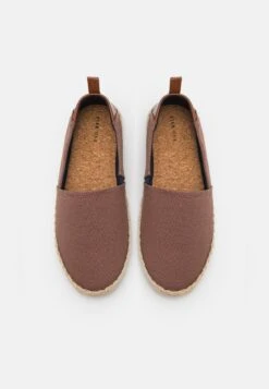 Pier One UnisexEspadrillasBrown Uomo Scarpe Basse PI915C00G-O11 11 Pier One UnisexEspadrillasBrown Uomo Scarpe Basse PI915C00G-O11 -Pier One 31da881e18bf49df90b20d8e283884c8