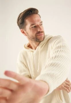 Pier One Felpa Con CappuccioOff-White Uomo Maglieria PI922Q0BU-A11 -Pier One 3539b3837d504e39b81f4c36ceb0809c