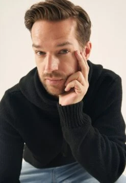 Pier One Felpa Con CappuccioBlack Uomo Maglieria E Felpe PI922QA0E-Q11 -Pier One 3b9d262c5ad74d509c0b3ae627e0a773