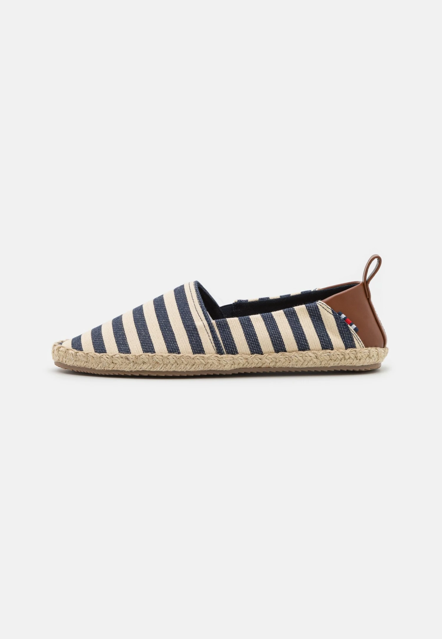 Pier One UnisexEspadrillasDark Blue/White Uomo Scarpe Basse PI915C00F-K11 3 Pier One UnisexEspadrillasDark Blue/White Uomo Scarpe Basse PI915C00F-K11
