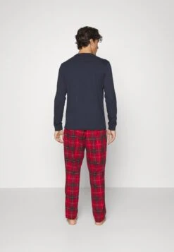 Pier One Maglia Del PigiamaDark Blue Uomo Per La Notte PI982N00D-K11 9 Pier One Maglia Del PigiamaDark Blue Uomo Per La Notte PI982N00D-K11 -Pier One 3f7ee9b8fecb410698ce02136babfcee