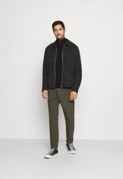 Pier One MaglioneBlack Uomo Maglieria PI922Q09E-Q11 -Pier One 4a6dfe1e28cf41ac9cf6f631504afe5c