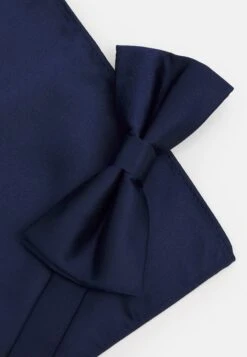 Pier One SetFazzoletti Da Taschino Dark Blue Uomo Completi E Cravatte PI952R03B-K11 -Pier One 4d3d06ee29cd456e8d877f6a3ce17af0