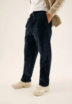 Pier One CorduroyPantaloniDark Blue Uomo Pantaloni PI922E05I-K11 -Pier One 4eaf2029cb554d3986aec22dab8f43da