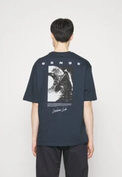 Pier One Sense Tee T-Shirt Con StampaDark Blue Uomo T-shirt E Polo PI922O0Y3-K11 -Pier One 512fd7fe8a844aebb6a2e28f70b522f2