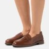 Pier One Leather - Scarpe Senza Lacci - Brown -Pier One 53736bb4a15547a59a4a81b0365f5ba4