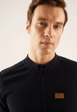 Pier One T-Shirt BasicBlack Uomo T-shirt E Polo PI922O0YX-Q11 -Pier One 55a300a87d9a4df79f90fc3894df8ac4