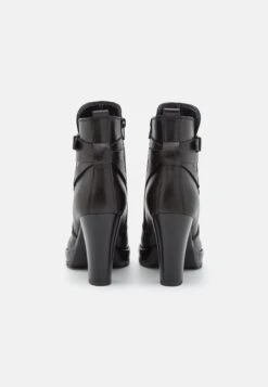 Pier One Leather Stivaletti Con PlateauBlack Donna Stivali PI911N09P-Q11 -Pier One 570d70e58d2d44628e558e2e68e9537e