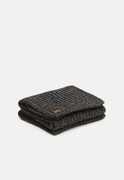 Pier One SetSciarpaDark Grey Uomo Foulard E Sciarpe PI952G01R-C12 -Pier One 5ae5e4ca5c9d47838ce8687802b0e3b2