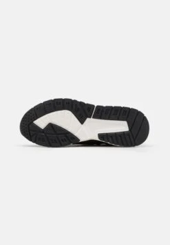 Pier One UnisexSneakers BasseBlack Donna Sneakers PI915O00M-Q11 -Pier One 631ed858c07d492fab7852eeec4dc5a9