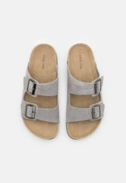 Pier One Leather Unisex - Pantofole - Grey 11 Pier One Leather Unisex - Pantofole - Grey -Pier One 6e172422b00e484a8ac21c5f565af9d6