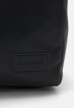 Pier One UnisexBorsa Da ViaggioBlack Donna Borse PI954H020-Q11 10 Pier One UnisexBorsa Da ViaggioBlack Donna Borse PI954H020-Q11 -Pier One 6f0d4cba81d947489c7b672bfd9ce02e