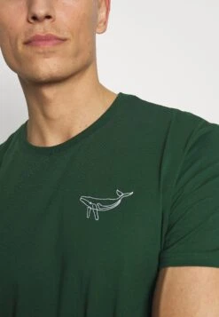 Pier One T-Shirt Con StampaDark Green Uomo T-shirt E Polo PI922O0MA-M11 -Pier One 6f91de3805c94a6f8e34e32ce4c2b34a