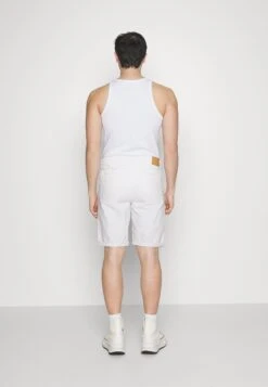 Pier One Colored Twill White DenimShorts Di JeansWhite Denim Uomo Bermuda PI922F05D-K11 -Pier One 6fb902e0dcfa488a9a60ba7e359e011c