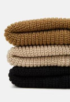 Pier One Unisex 3 PackBerrettoBlack/Khaki/Beige Donna Cappelli E Foulard PI954P00M-Q13 -Pier One 71e4b7a49f044ebea3dbd76514f0fa09