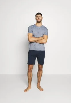 Pier One PigiamaDark Blue Uomo Per La Notte PI982M02S-K11 -Pier One 7651f7d5f00140bd9b26f1ca15fd73b9