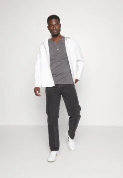 Pier One Maglietta A Manica LungaDark Grey Melange Uomo T-shirt E Polo PI922OA2T-Q11 -Pier One 7659ec09ff694787b9a4a63e5c3aeffa