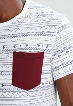 Pier One T-Shirt Con StampaWhite Uomo T-shirt E Polo PI922OA5K-A11 -Pier One 7c7f1668c55f4b72b9d76fc2a14d4e66