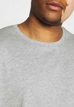 Pier One 5 PackT-Shirt BasicKhaki/Grey/Dark Blue Uomo T-shirt E Polo PI922O0R0-N11 13 Pier One 5 PackT-Shirt BasicKhaki/Grey/Dark Blue Uomo T-shirt E Polo PI922O0R0-N11 -Pier One 8700a41455ac40399e0ba0b358a0a801