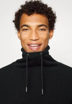 Pier One Structure Block High CollarCardiganBlack Uomo Maglieria PI922Q0BC-Q11 11 Pier One Structure Block High CollarCardiganBlack Uomo Maglieria PI922Q0BC-Q11 -Pier One 8ae538afff544777a63a44071114fc02