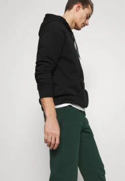 Pier One Pantaloni SportiviDark Green Uomo Pantaloni PI922E03I-M11 -Pier One 8c00f20d94d84d9782b5a4dd0cb52231