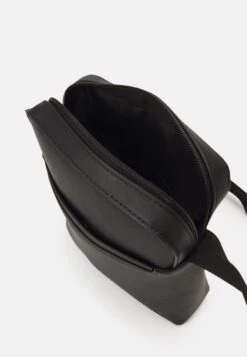 Pier One Borsa A TracollaBlack Uomo Borse PI952H06J-Q11 -Pier One 8fa71f28a06d49cc87901cdc65bc9dd8