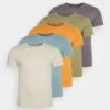Pier One 5 PackT-Shirt BasicOrange/Dark Blue/Green Uomo T-shirt E Polo PI922O0R0-H11 -Pier One 90b78c53f04f4dc081666ac8ae3ca1ec