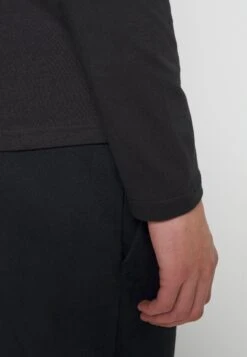 Pier One 5 PackMaglietta A Manica LungaBlack/White/Olive Uomo T-shirt E Polo PI922O0RB-Q11 -Pier One 9c999edfb4784781b9b45e88c2578460