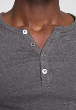 Pier One Maglietta A Manica LungaDark Grey Melange Uomo T-shirt E Polo PI922OA2T-Q11 -Pier One 9fa0bd08b6f44f73b85559e4ea2fd5b9