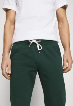 Pier One Pantaloni SportiviDark Green Uomo Pantaloni PI922E03I-M11 -Pier One a83b6b7040654591896a3a3414fd7fae