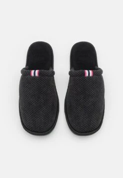 Pier One Pantofole - Black -Pier One a9ded7ac67184f64a2157c40f6b9b9b3