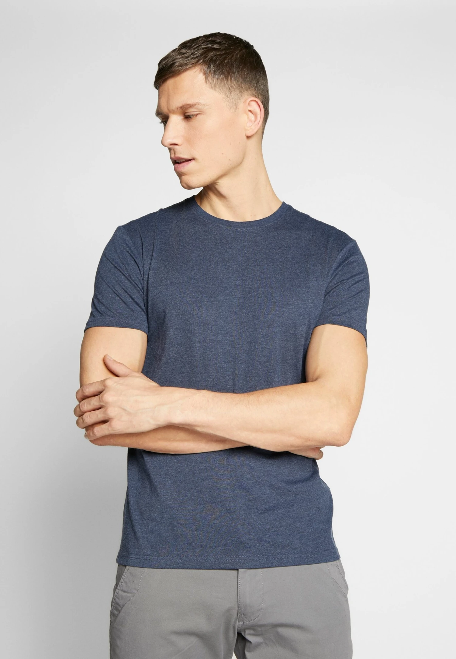 Pier One 3 PackT-Shirt BasicMottled Bordeaux/White/Blue Uomo T-shirt E Polo PI922O0GQ-G11 5 Pier One 3 PackT-Shirt BasicMottled Bordeaux/White/Blue Uomo T-shirt E Polo PI922O0GQ-G11 - immagine 3