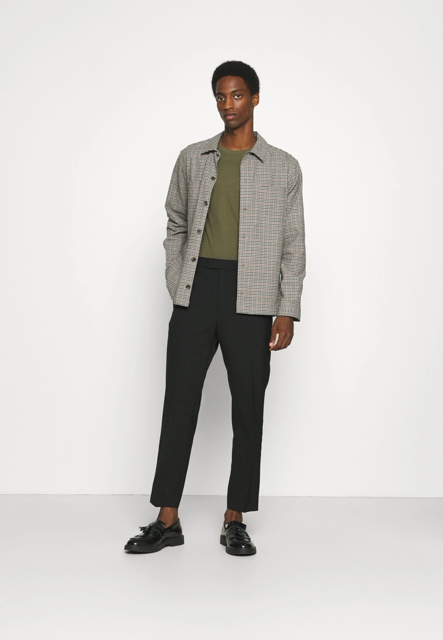 Pier One Maglietta A Manica LungaBlack/Dark Grey/Olive Uomo T-shirt E Polo PI922O0UM-Q11 3 Pier One Maglietta A Manica LungaBlack/Dark Grey/Olive Uomo T-shirt E Polo PI922O0UM-Q11