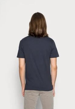 Pier One T-Shirt Con StampaDark Blue Uomo T-shirt E Polo PI922O09T-K11 -Pier One b1c526234a2f4e798b0466bca37d1b33