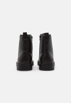 Pier One UnisexStivaletti StringatiBlack Uomo Stivaletti/Stivali PI915K009-Q11 -Pier One b965003587ad4261995d55e1b0d3f04d