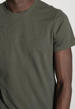 Pier One 3 Pack - T-Shirt Basic - Black/Grey/Green -Pier One ba2abdb3c78c4a8bb5a16ee701db5a1d